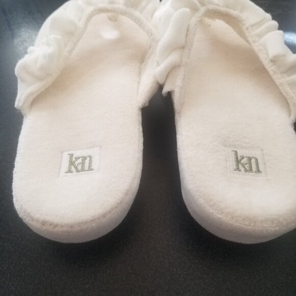 KN Cozy Ruffled Sandal/Slippers with Rubber Soul NWOT Sz 6 - Picture 5 of 8